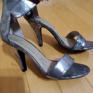 New! American Rag heels size 8